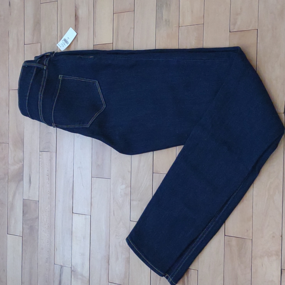NWT Old Navy Super Skinny High Rise Jeans in Size 4 Tall